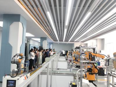 學校圓滿完成智能制造創新工廠系統集成與應用師資班培訓，助力人工智能行業應用系統集成服務人才培養